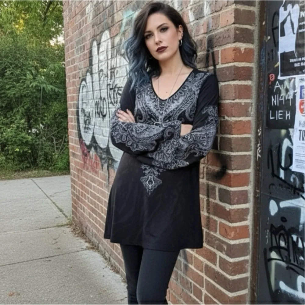 Citiknits Women’s Black and Silver Boho Bell‎ Sleeve Tunic XS Whimsigoth